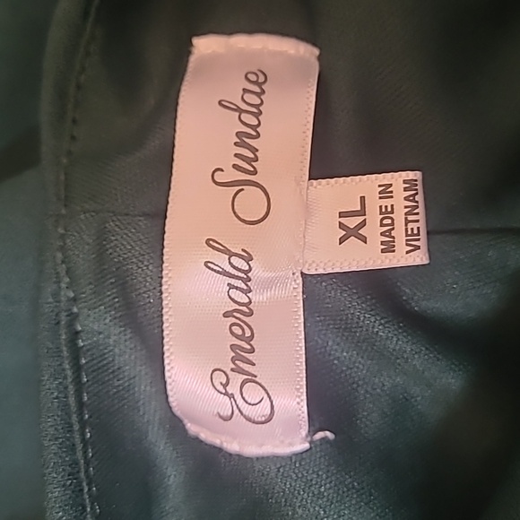 Emerald Sundae Green Asymmetrical Ruched Maxi Dress - Picture 2 of 9